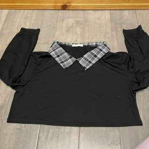 Long sleeve black shirt, built in checkered collar